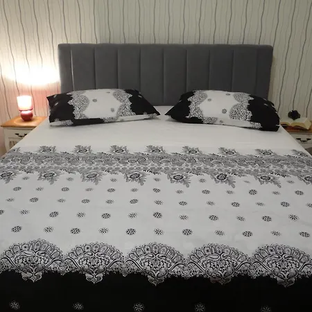 Sea View With Heated Infinity Swimming Pool Apartment Trogir