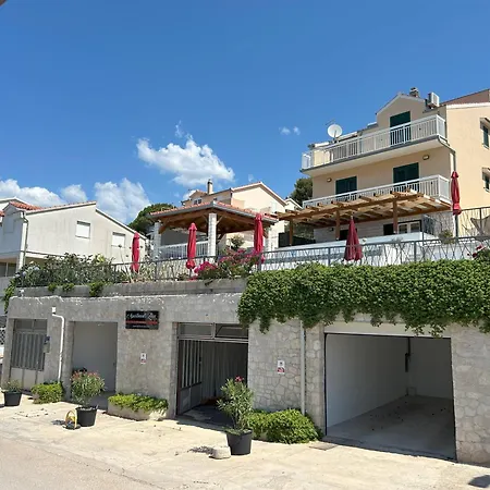 Sea View With Heated Infinity Swimming Pool Apartment Trogir