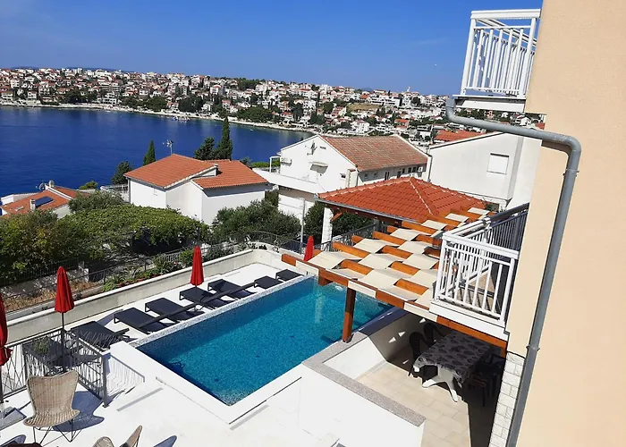 Sea View With Heated Infinity Swimming Pool Apartment *