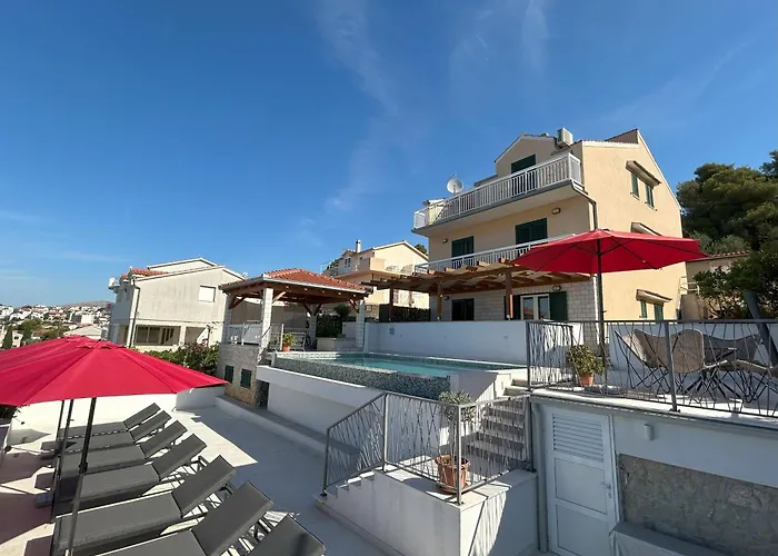 Sea View With Heated Infinity Swimming Pool Apartment Trogir