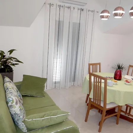 Apartment Sea View Apartments With Heated Infinity Swimming Pool Trogir