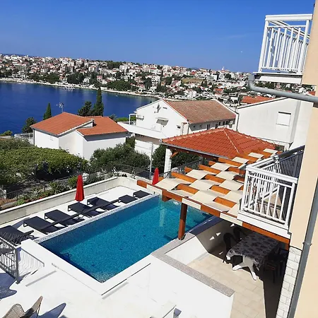 Sea View With Heated Infinity Swimming Pool Apartament *