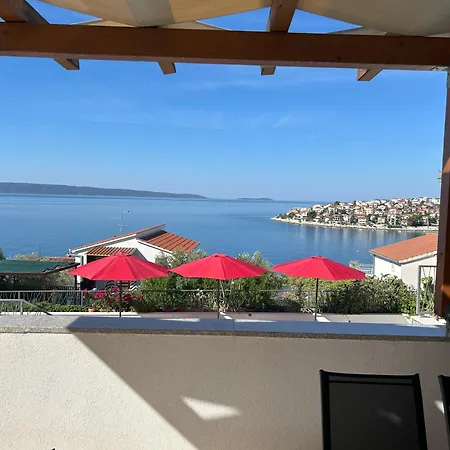 Sea View With Heated Infinity Swimming Pool トロギール