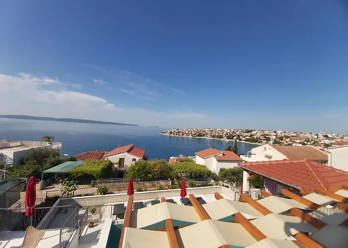 Sea View With Heated Infinity Swimming Pool * Trogir