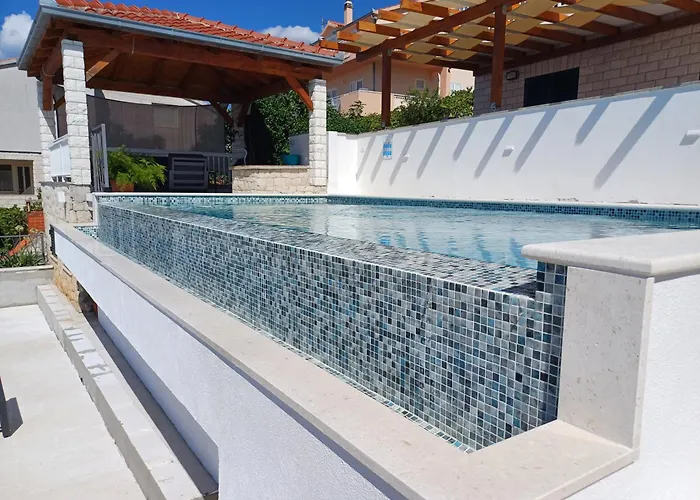 Sea View With Heated Infinity Swimming Pool Trogir