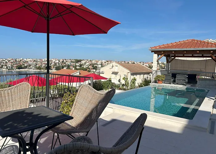 Appartement Sea View With Heated Infinity Swimming Pool