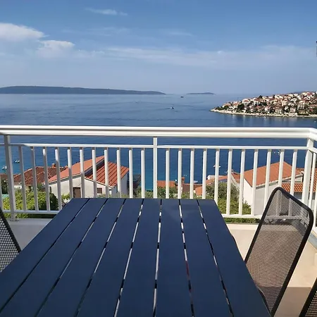 Apartman Sea View With Heated Infinity Swimming Pool