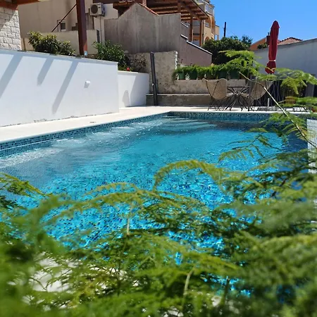 Apartman Sea View With Heated Infinity Swimming Pool
