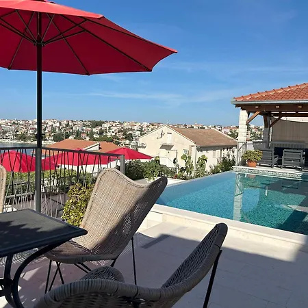 Apartman Sea View With Heated Infinity Swimming Pool